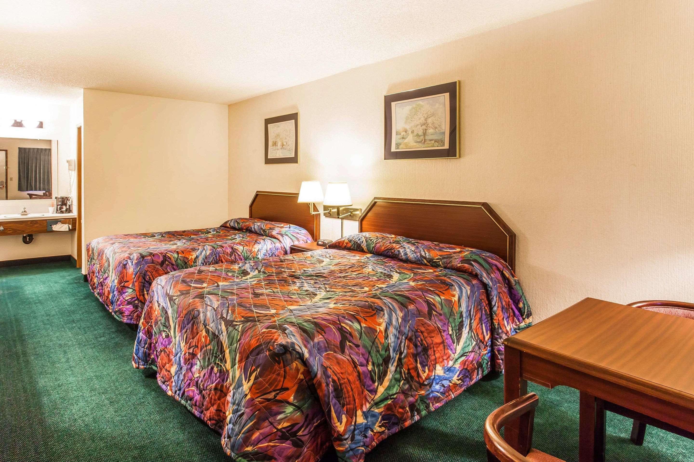 Econolodge Евърет Екстериор снимка